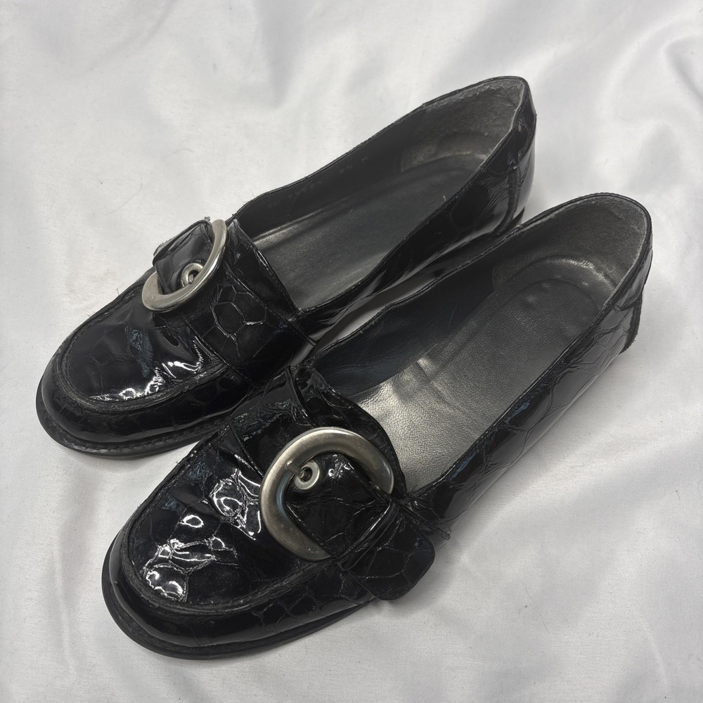 Stuart Weitzman Womens 8.5M Black Alligator Patent Leather Loafers Silver Buckle